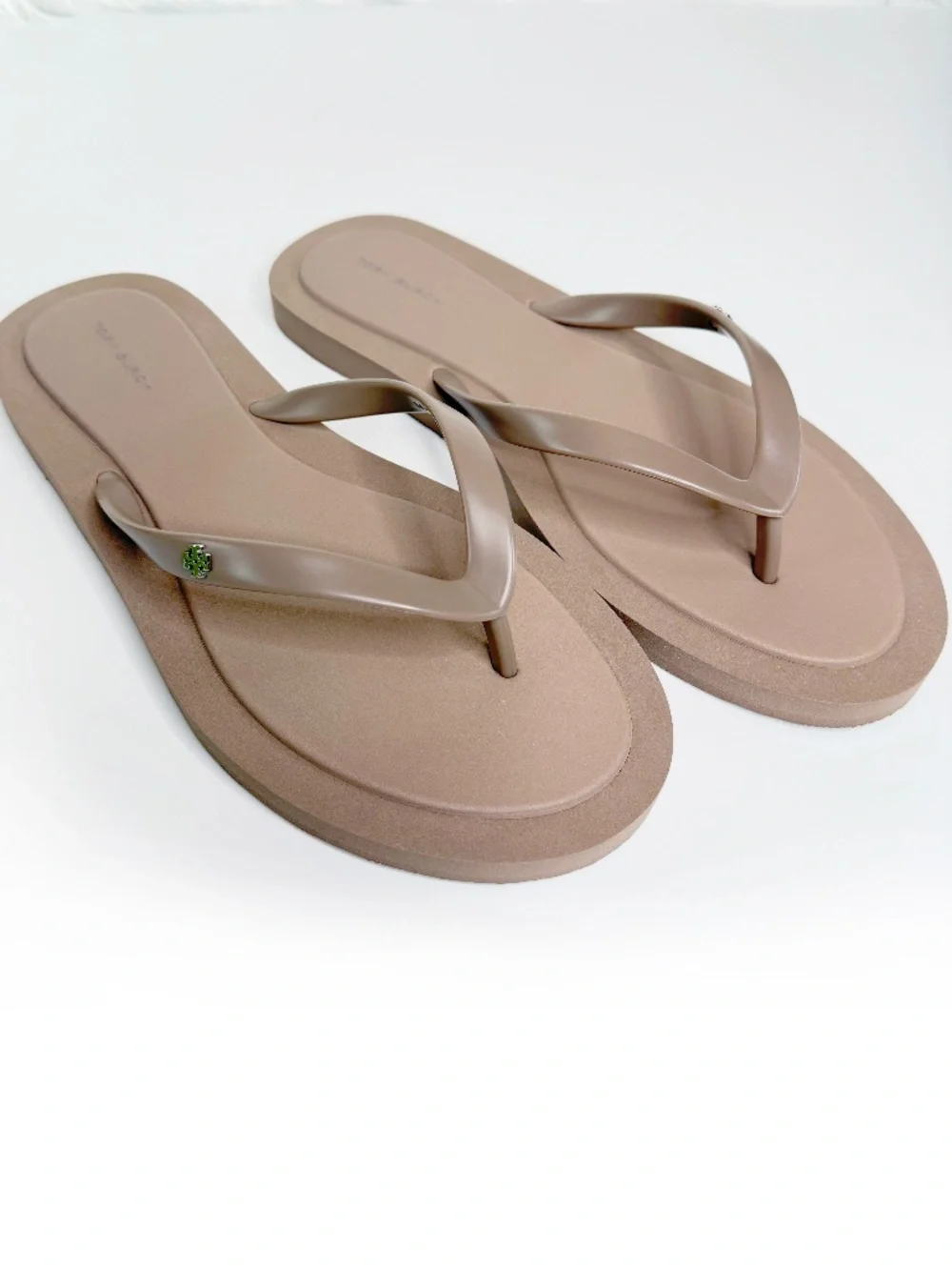 Tory Burch Women's Kira Padded Flip Flop - Mountain Gray